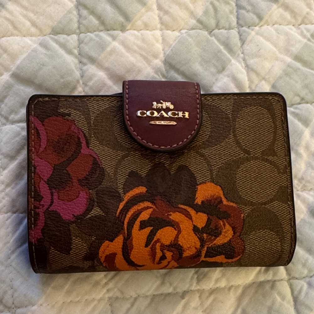 Coach medium corner zip signature canvas with flower print wallet